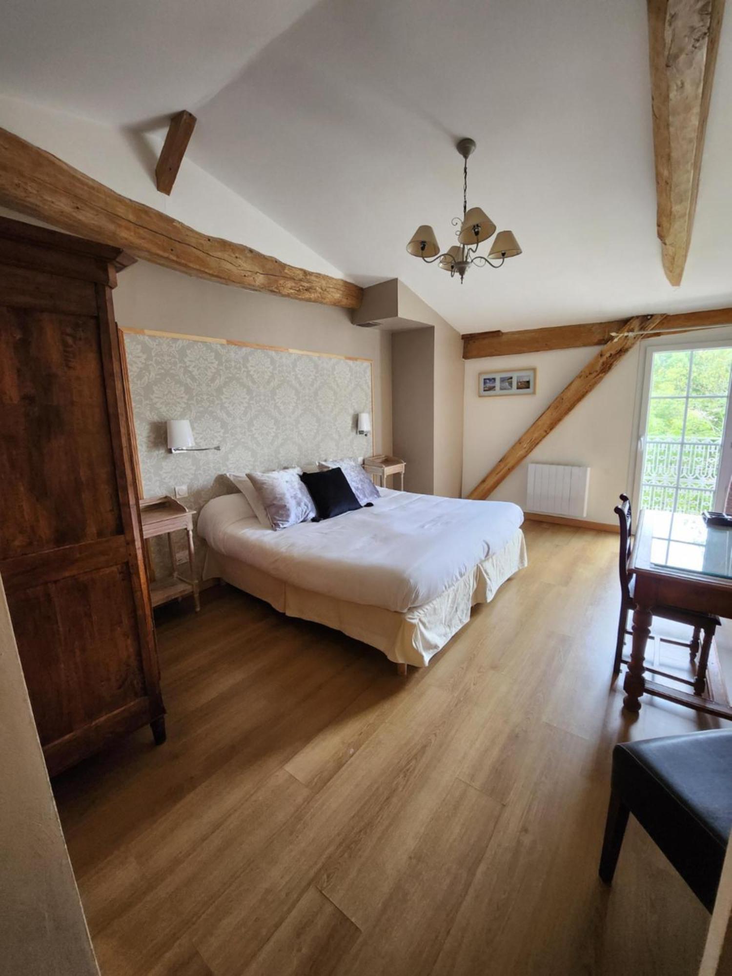 Hotel La Tour Perrier 3*