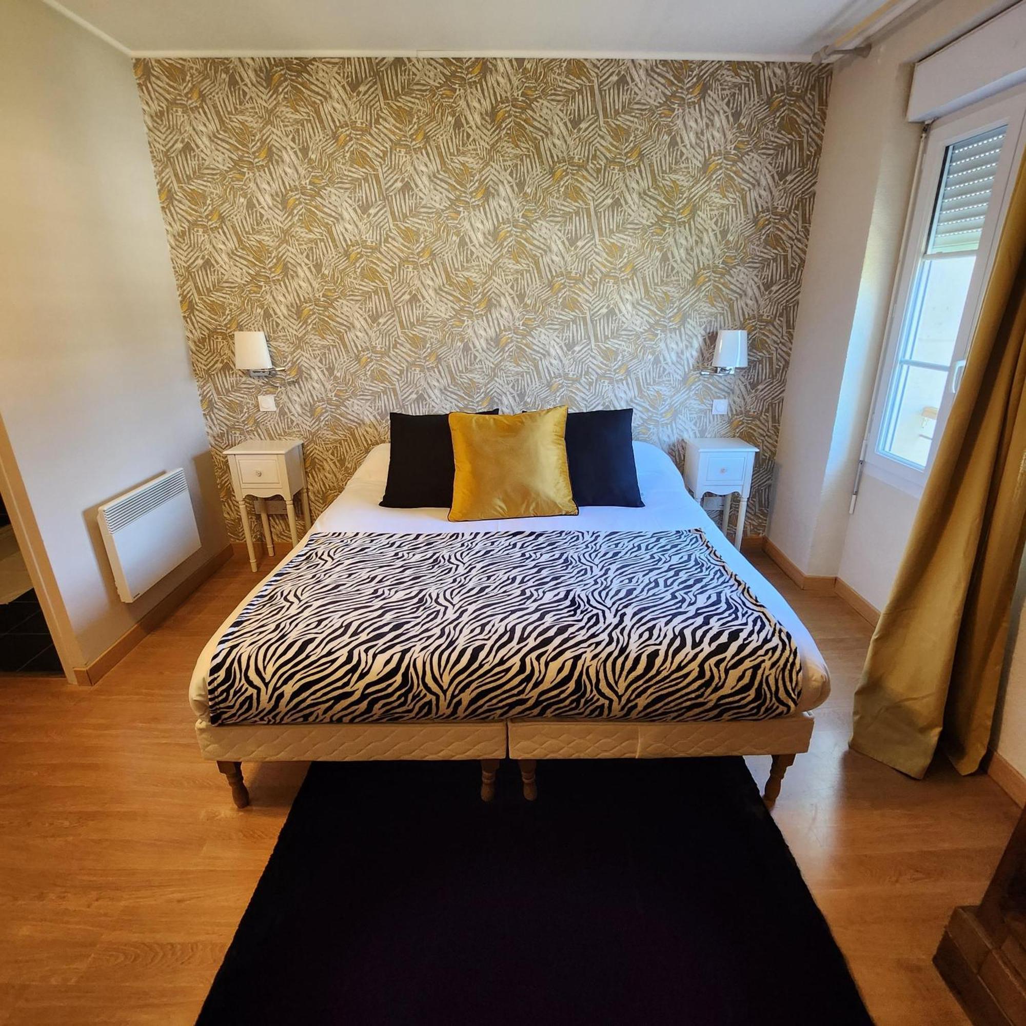 Hotel La Tour Perrier 3*